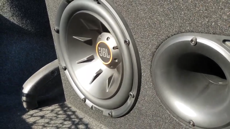 subwoofer jbl s2-1224 and 6_9 Infiniti speaker on doodge charger
